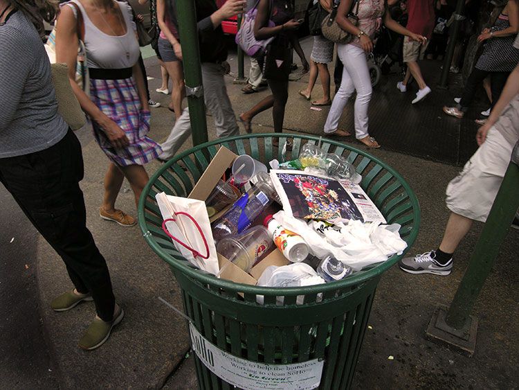 Jochen Brennecke Photography trash can round up New York