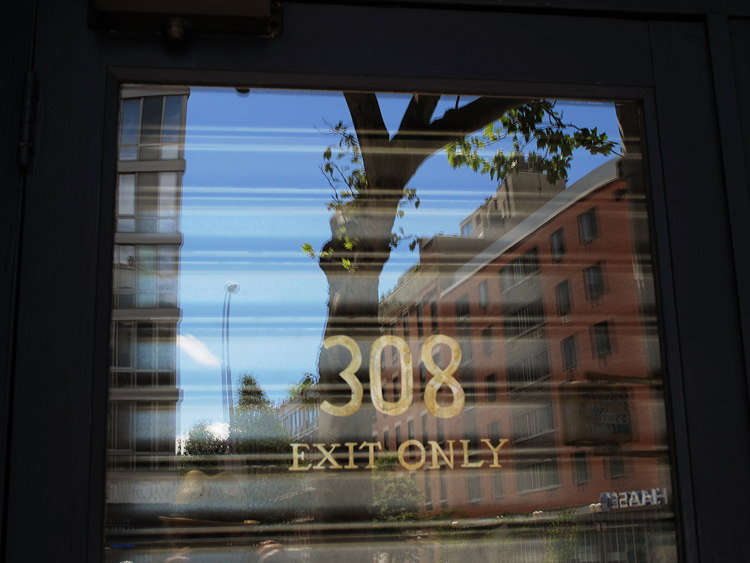 Jochen Brennecke Photography going out New York