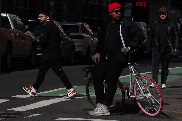 Jochen Brennecke Photography black white little red New York