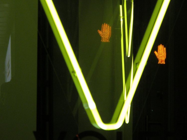 Jochen Brennecke Photography hands up New York