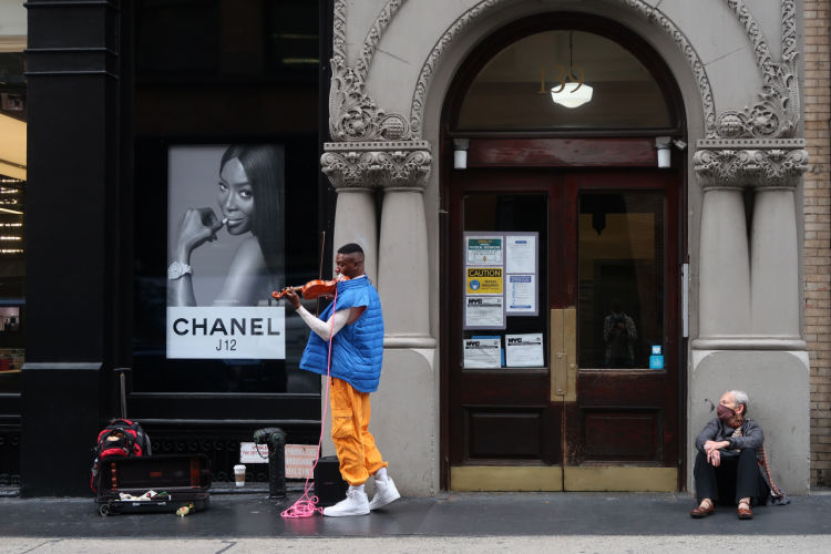 Jochen Brennecke Photography sidewalk serenade New York